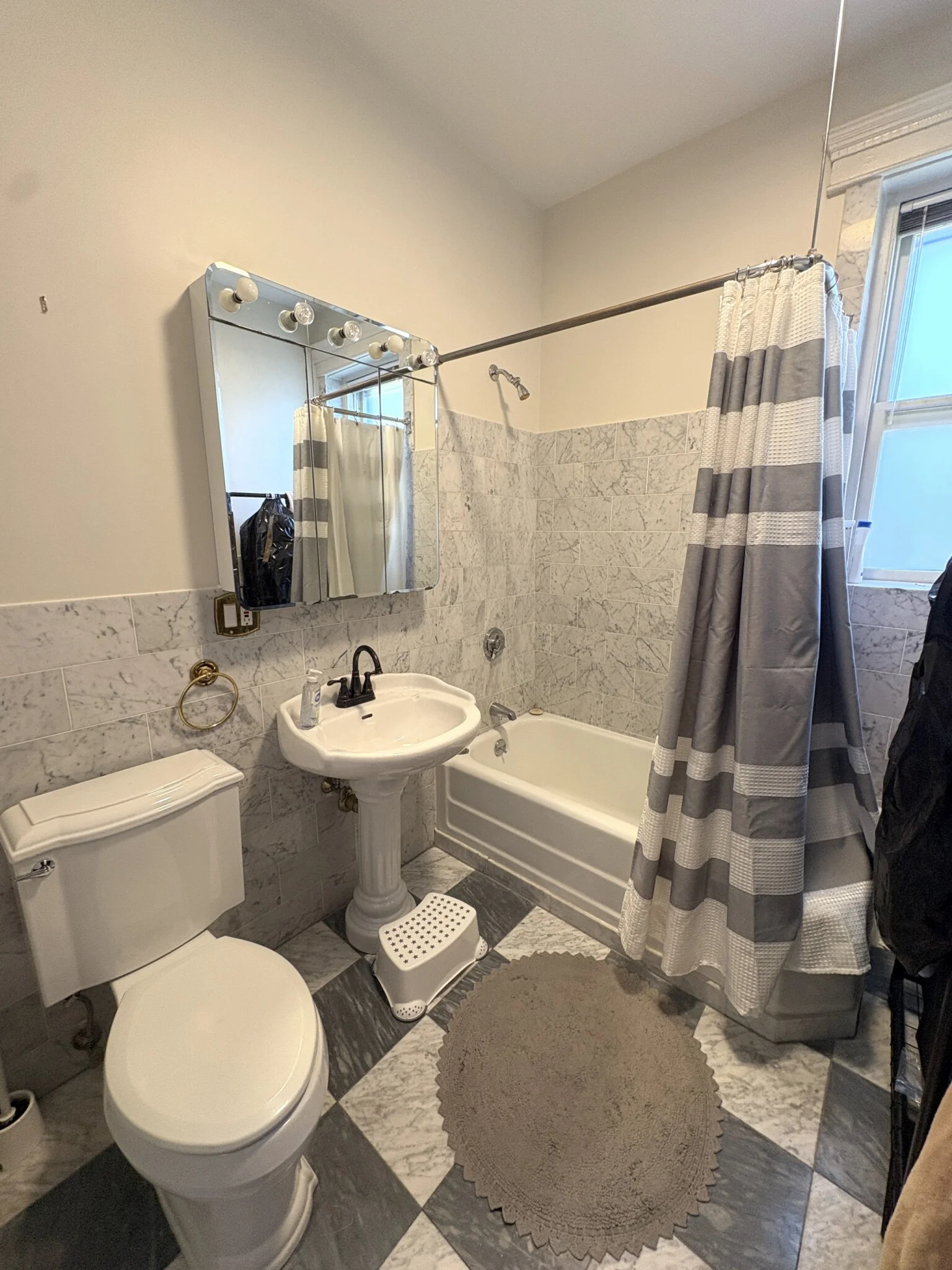 3 bed, 2 bath apartment for rent at 34 Kilsyth Rd Unit 3, Washington Square — photo 19 of 35