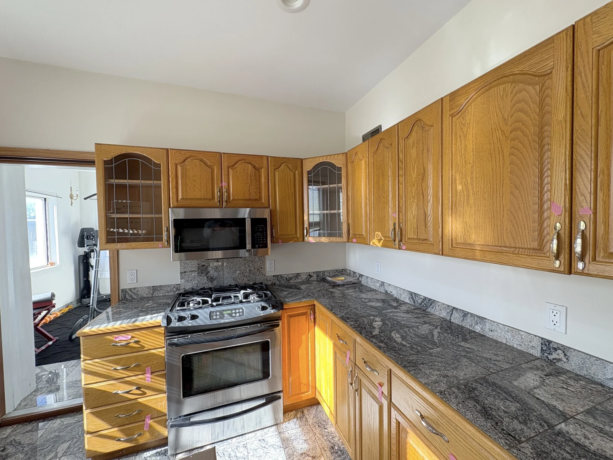 3 bed, 2 bath apartment for rent at 34 Kilsyth Rd Unit 3, Washington Square — photo 5 of 35