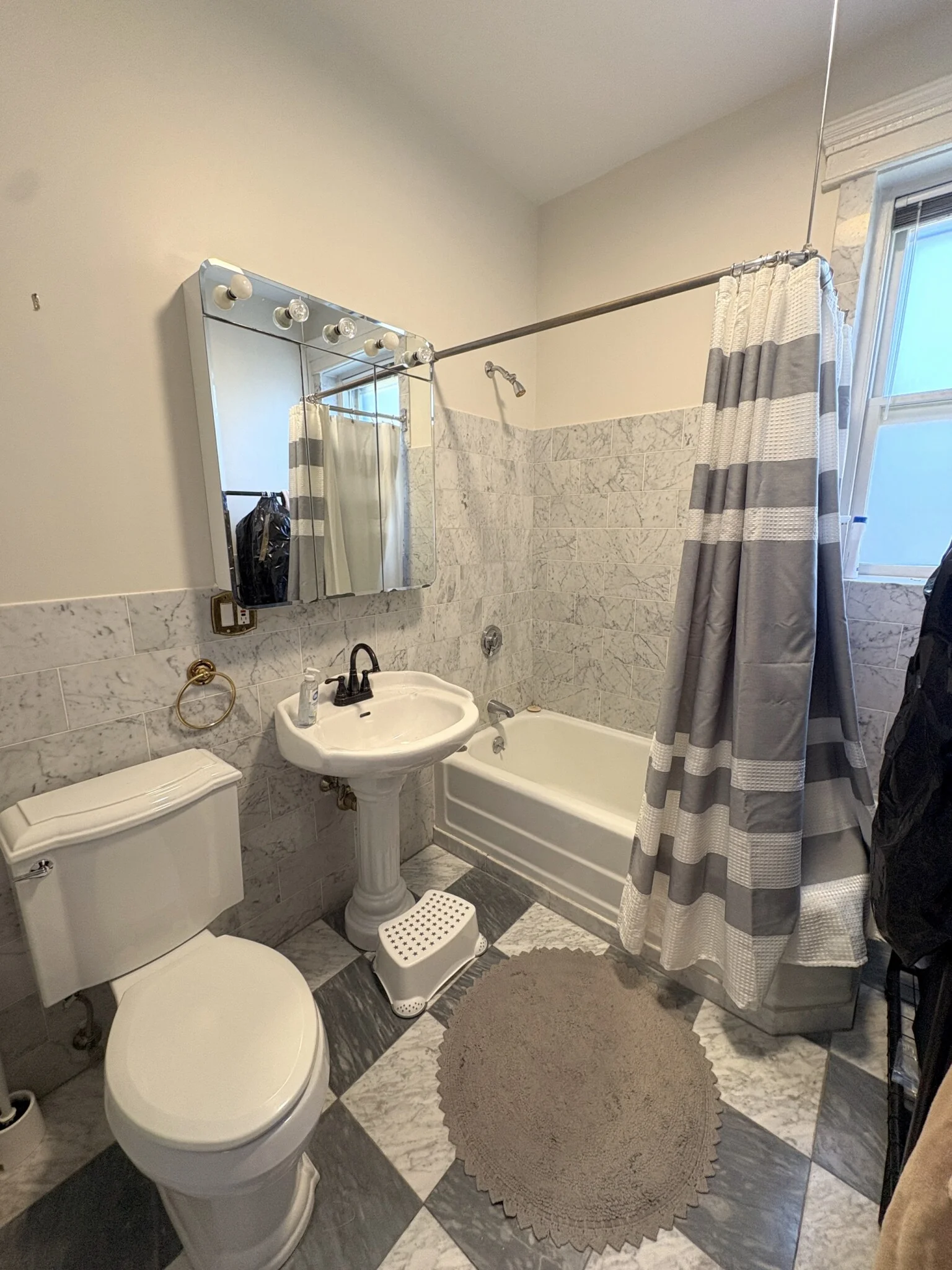 3 bed, 2 bath apartment for rent at 34 Kilsyth Rd Unit 3, Washington Square — photo 18 of 35