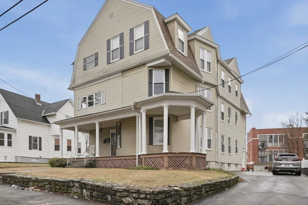 2 bed, 1 bath apartment for rent at 34 King Philip Rd Unit 2, Worcester — photo 1 of 33