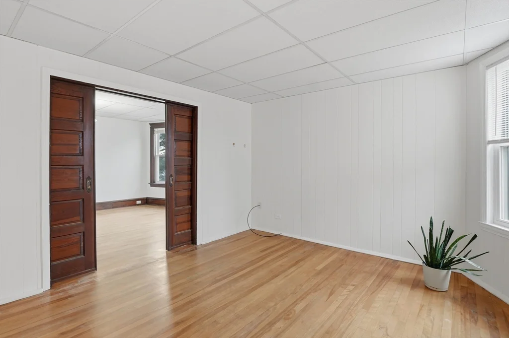 2 bed, 1 bath apartment for rent at 34 King Philip Rd Unit 2, Worcester — photo 11 of 33