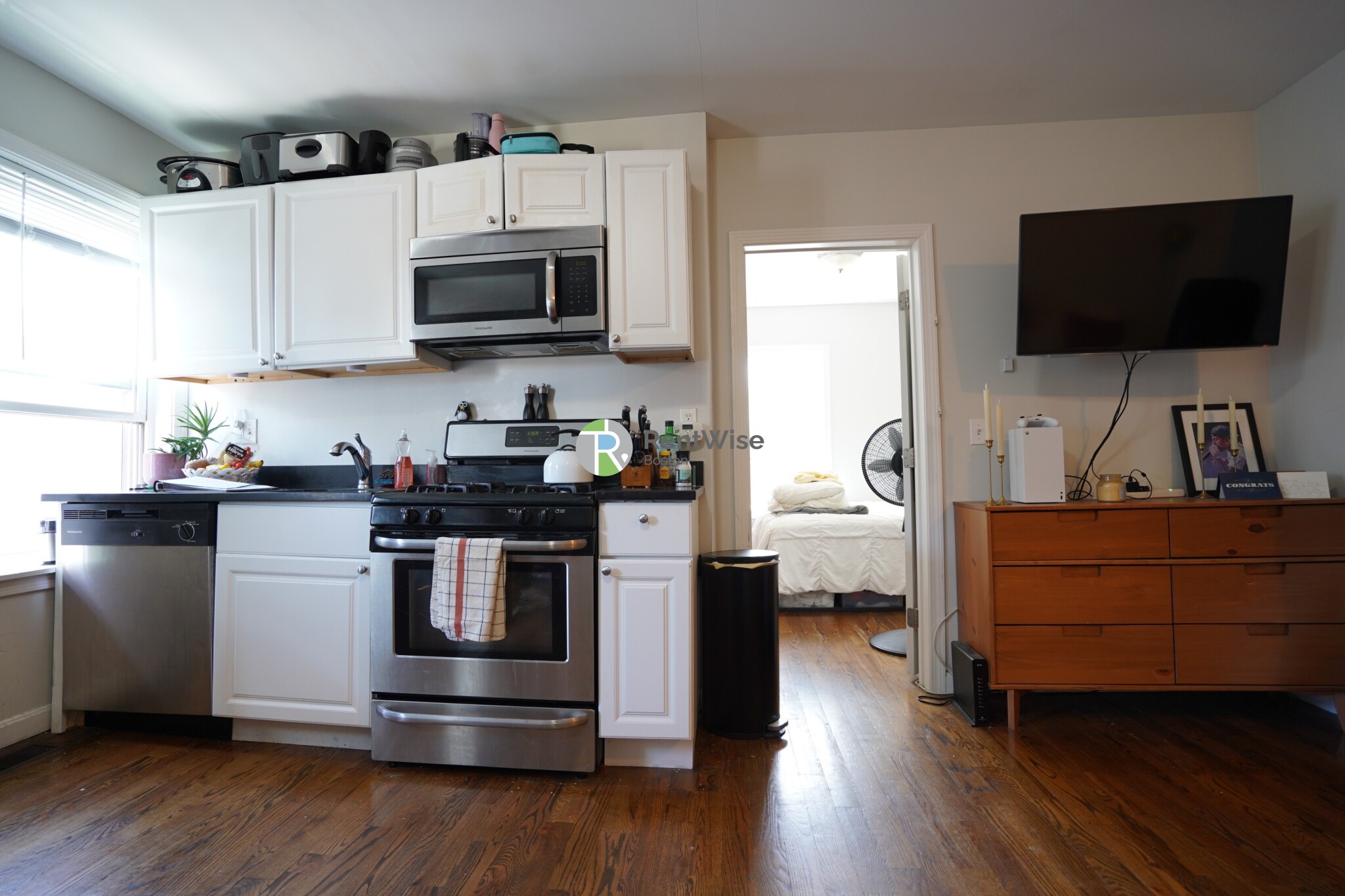 1 bed, 1 bath apartment for rent at 34 L St Unit 2, South Boston — photo 3 of 12