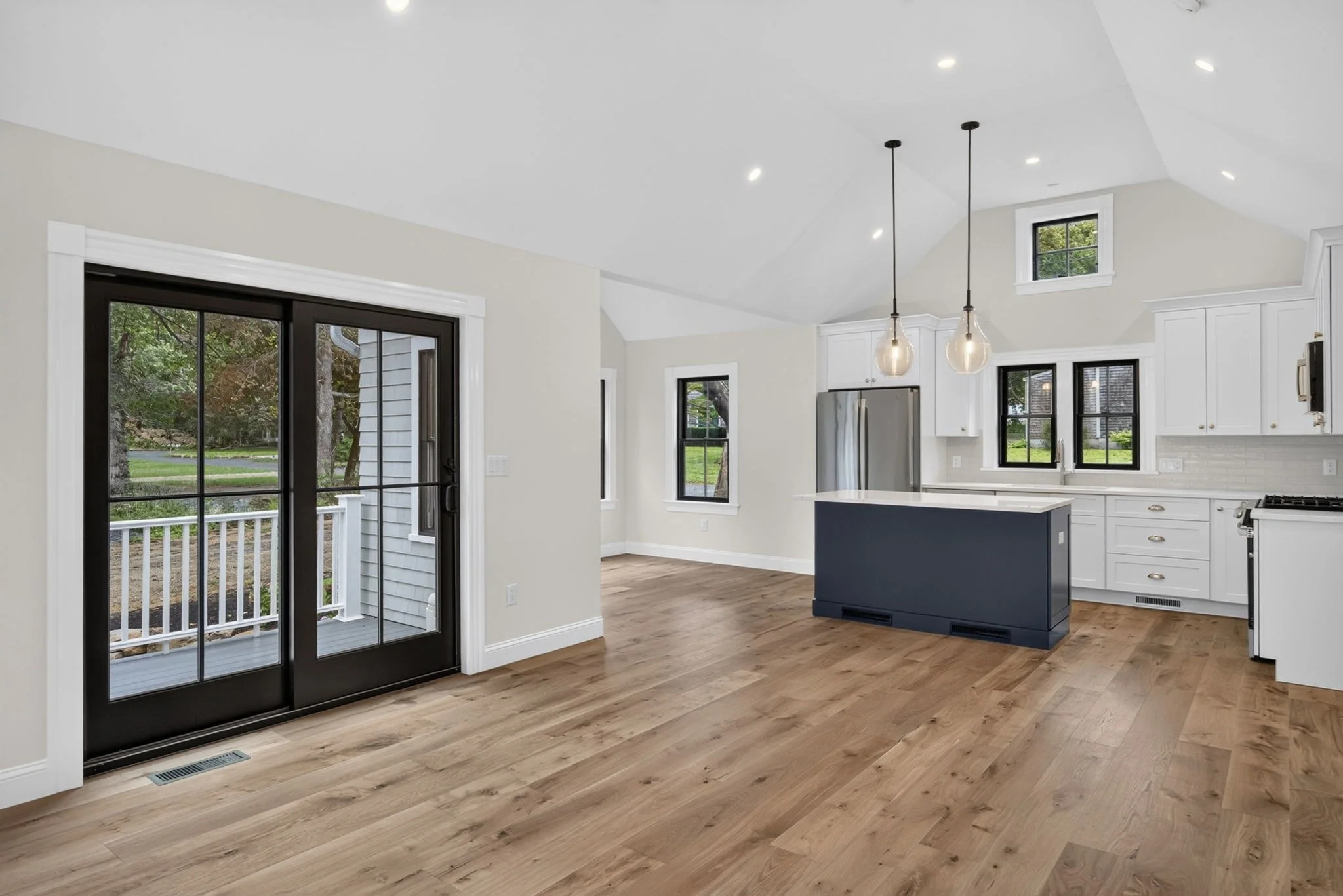 3 bed, 2 bath apartment for rent at 34 Lake St, Cotuit — photo 4 of 24