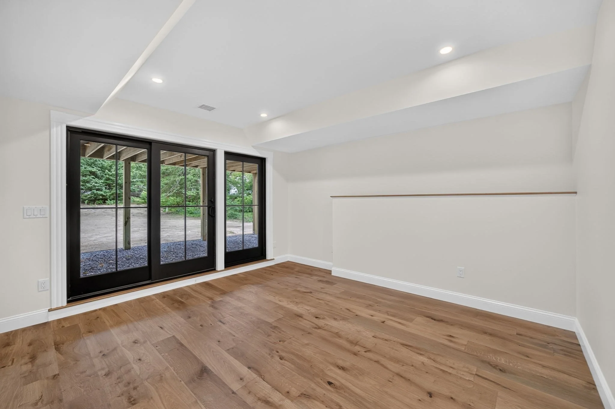 3 bed, 2 bath apartment for rent at 34 Lake St, Cotuit — photo 20 of 24