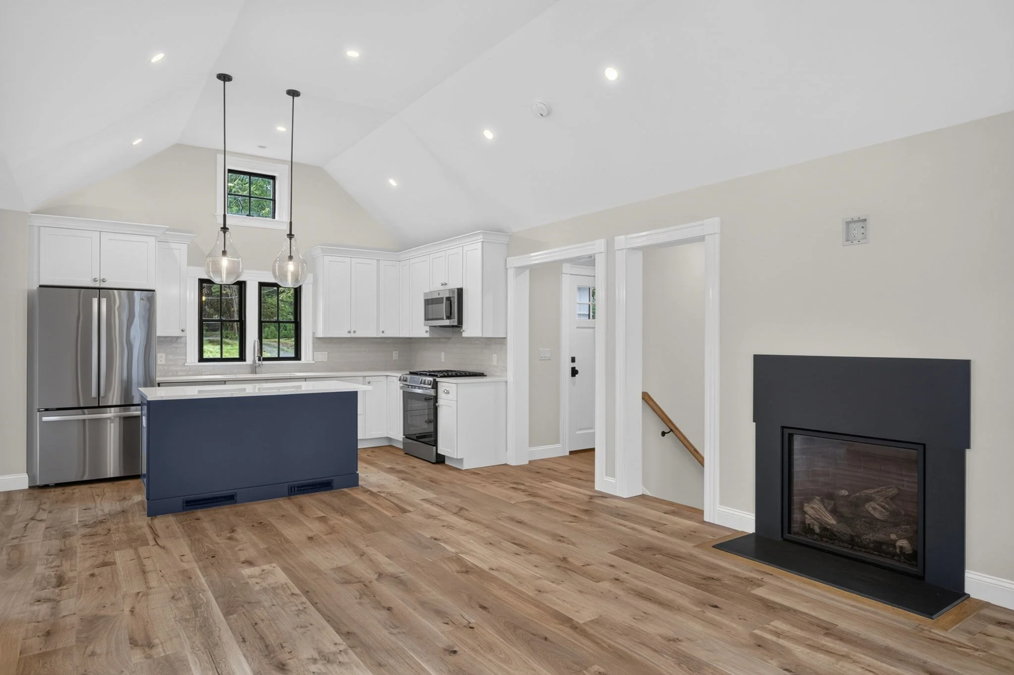 3 bed, 2 bath apartment for rent at 34 Lake St, Cotuit — photo 2 of 24