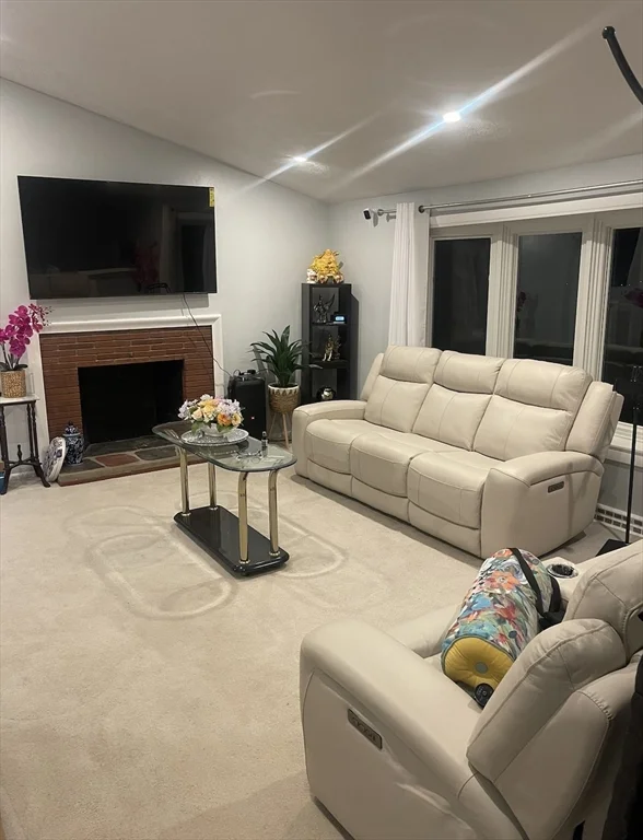3 bed, 1 bath apartment for rent at 34 Lancaster St, Framingham — photo 12 of 15