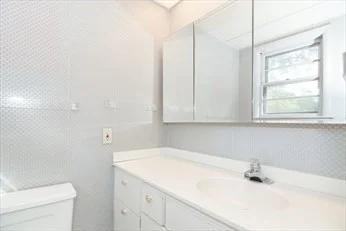 3 bed, 1 bath apartment for rent at 34 Lancaster St, Framingham — photo 10 of 15