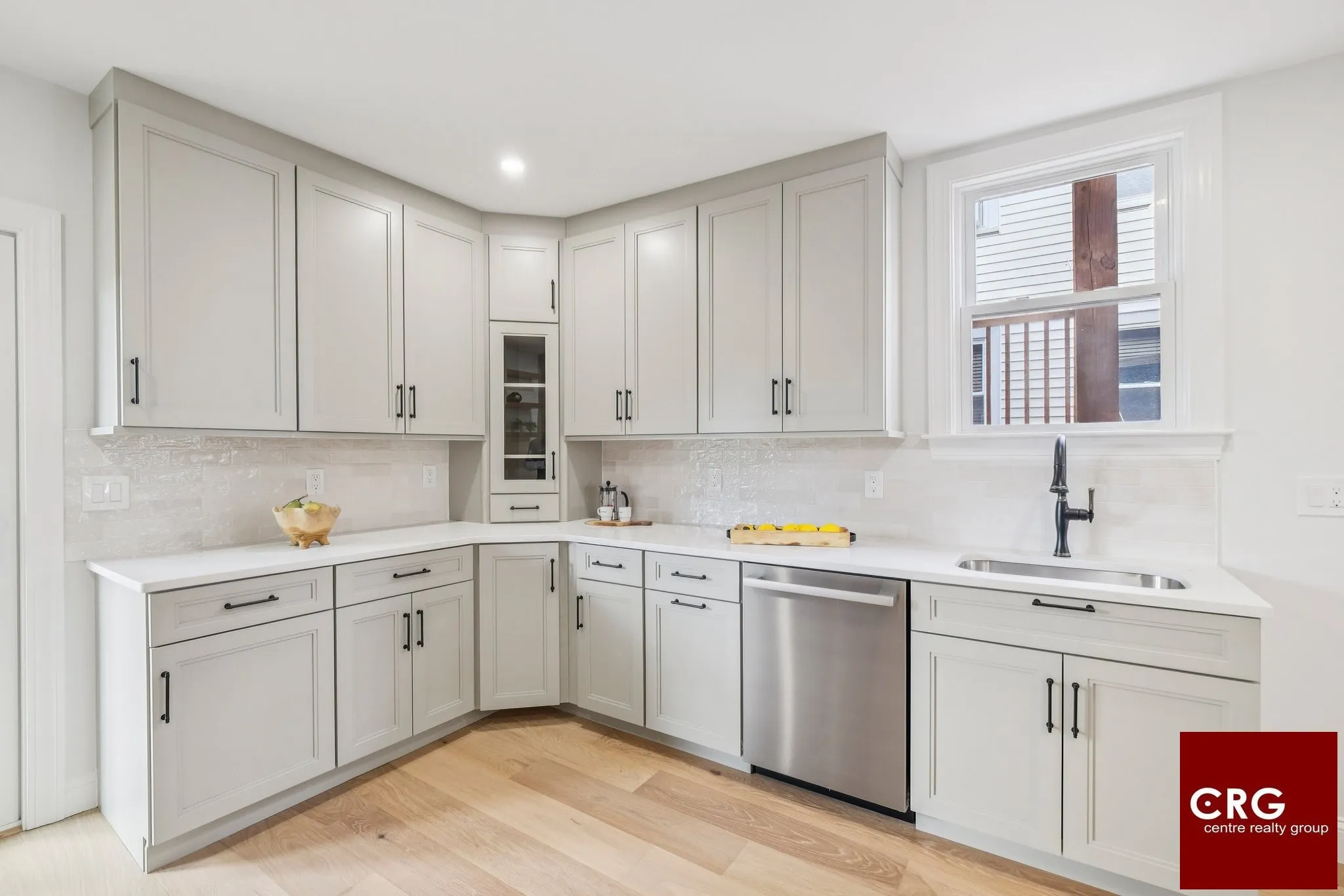 4 bed, 3 bath apartment for rent at 34 Larch St Unit 34, Brighton — photo 4 of 40