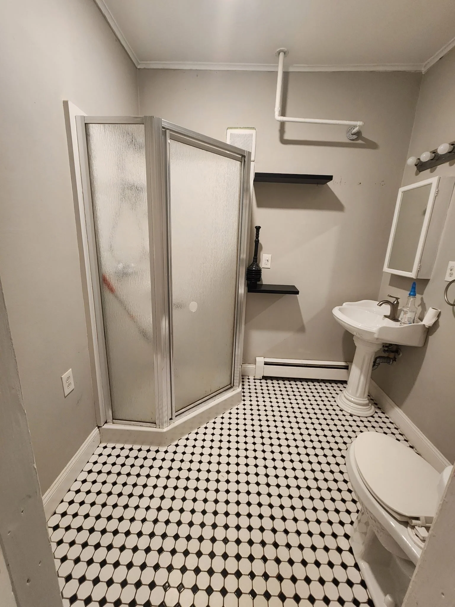 2 bed, 1 bath apartment for rent at 34 Laurel St Unit 1, Elmwood — photo 11 of 20