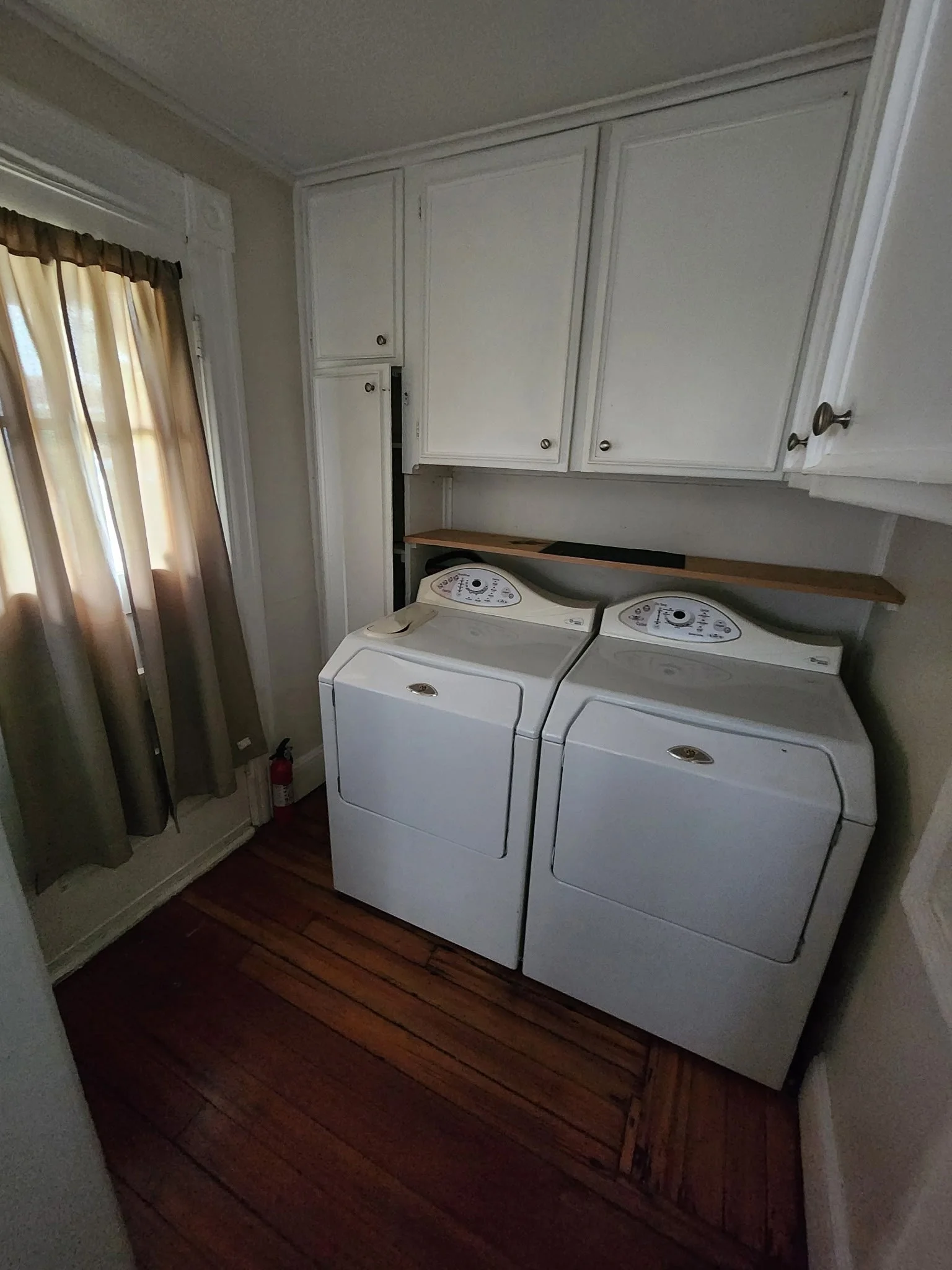 2 bed, 1 bath apartment for rent at 34 Laurel St Unit 1, Elmwood — photo 4 of 20