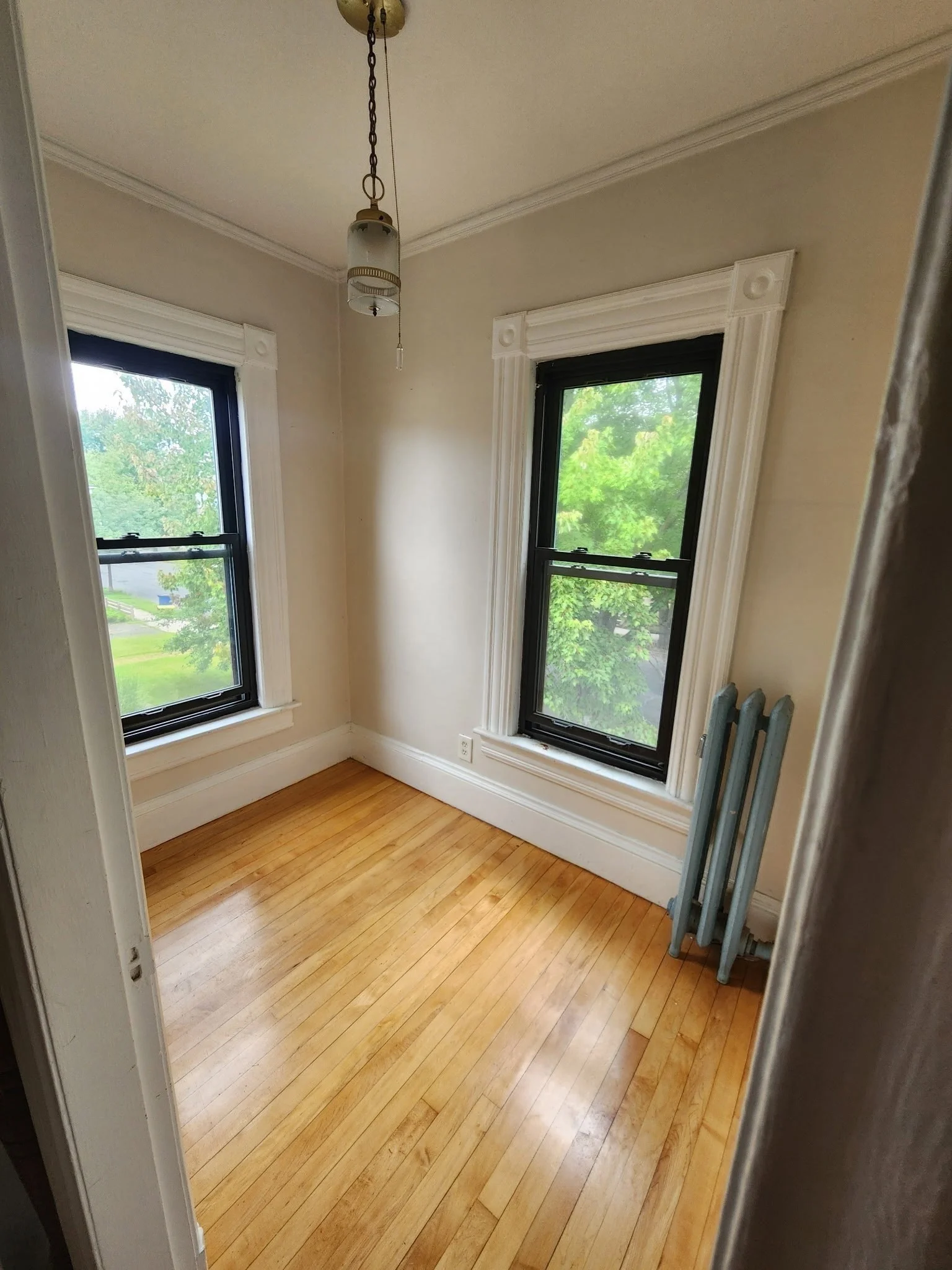 2 bed, 1 bath apartment for rent at 34 Laurel St Unit 1, Elmwood — photo 17 of 20
