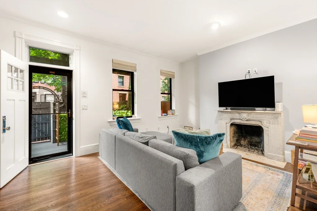 1 bed, 1 bath apartment for rent at 34 Lawrence St Unit 2, South End