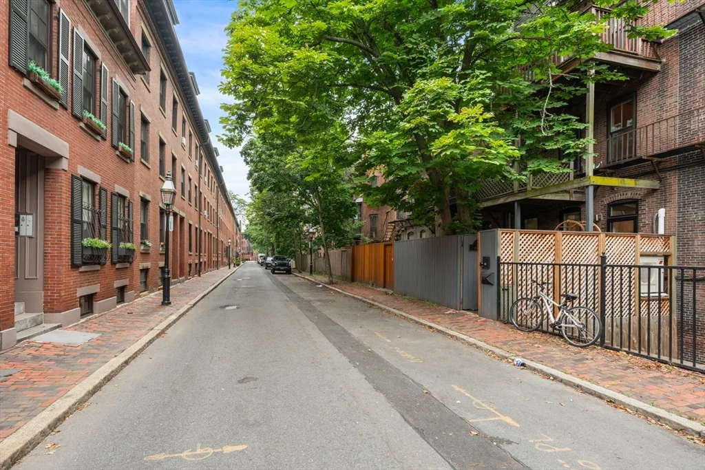 1 bed, 1 bath apartment for rent at 34 Lawrence St Unit 2, South End — photo 19 of 21