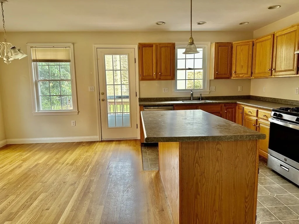 3 bed, 2 bath apartment for rent at 34 Lawrence St Unit 34, Watertown — photo 1 of 7