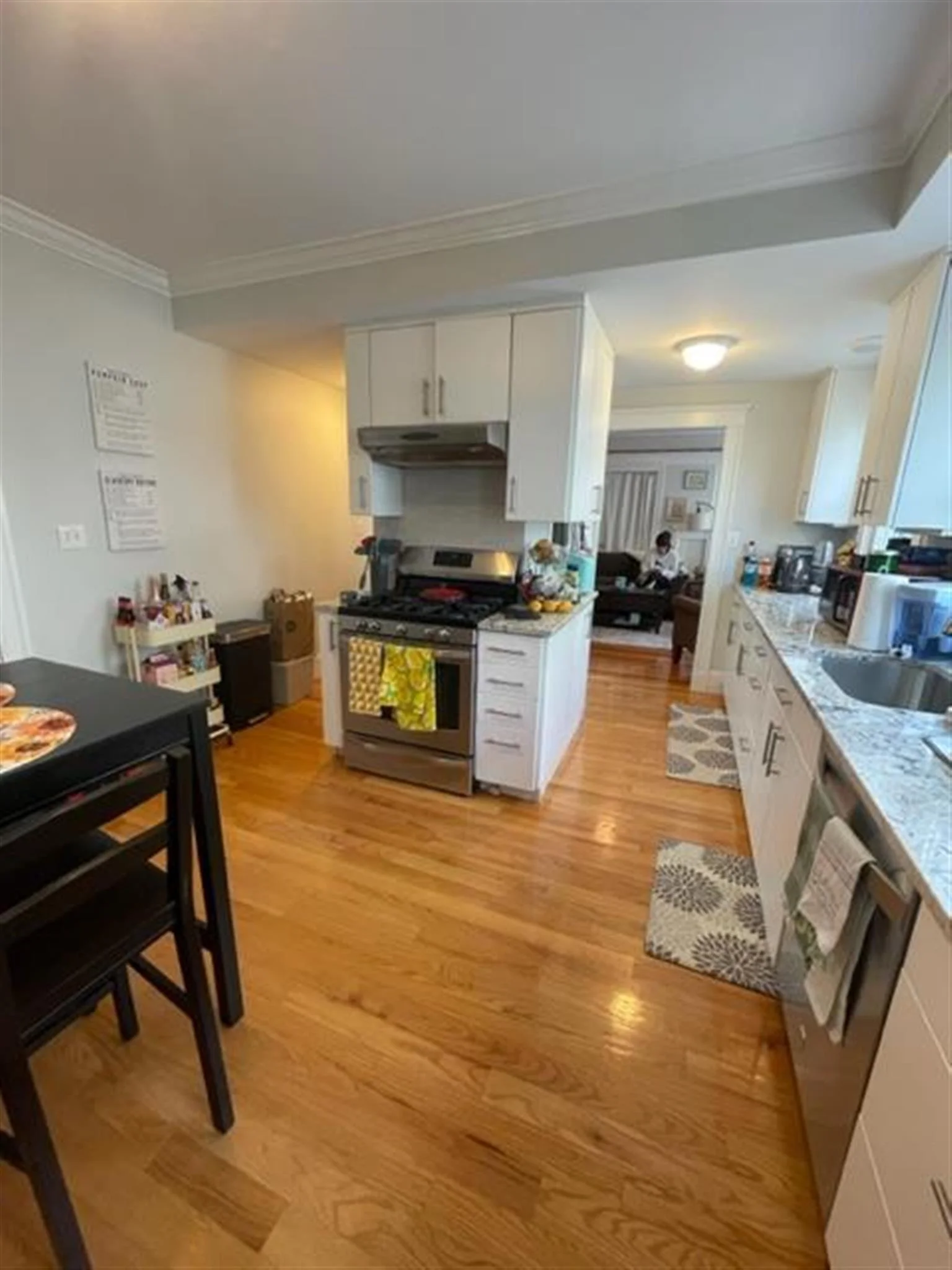 3 bed, 1 bath apartment for rent at 34 Leonard St Unit 1, Tufts — photo 2 of 21
