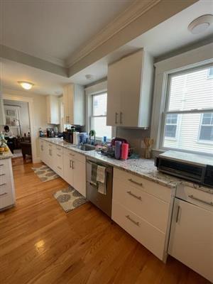 3 bed, 1 bath apartment for rent at 34 Leonard St Unit 1A, Tufts
