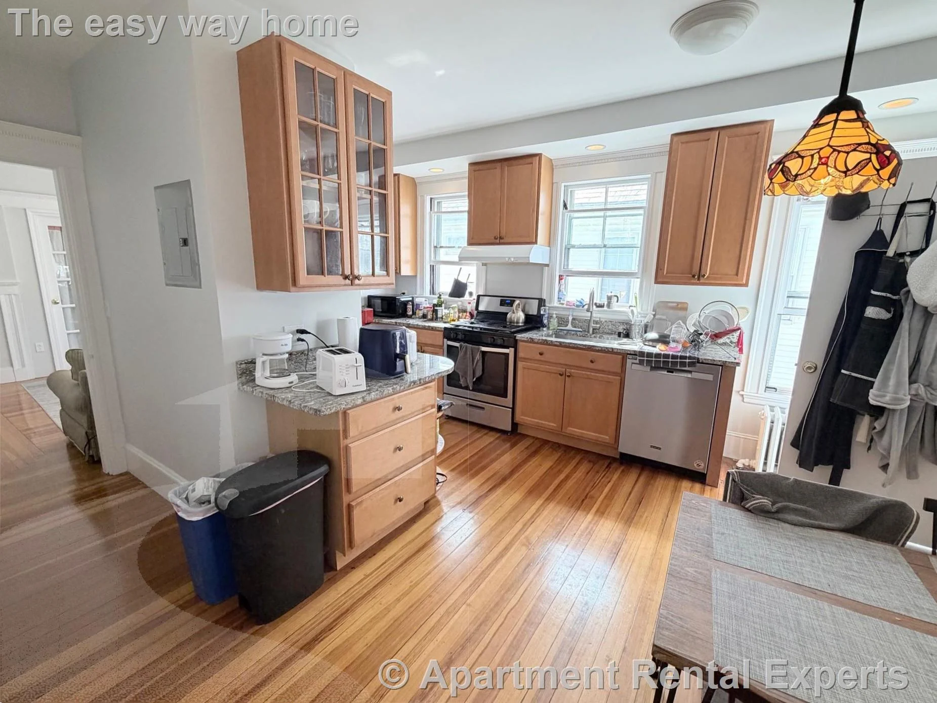 4 bed, 1 bath apartment for rent at 34 Leonard St Unit 2, Davis Square — photo 2 of 18