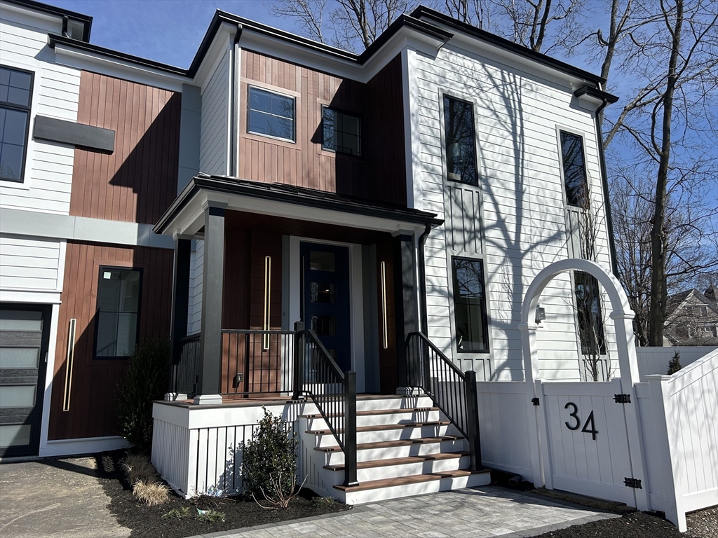 4 bed, 3 bath apartment for rent at 34 Lincoln St Unit 34, Needham — photo 1 of 30