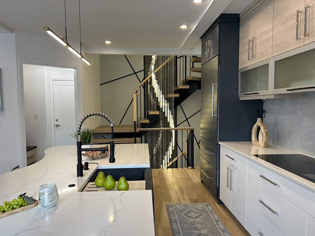 4 bed, 3 bath apartment for rent at 34 Lincoln St Unit 34, Needham — photo 6 of 30