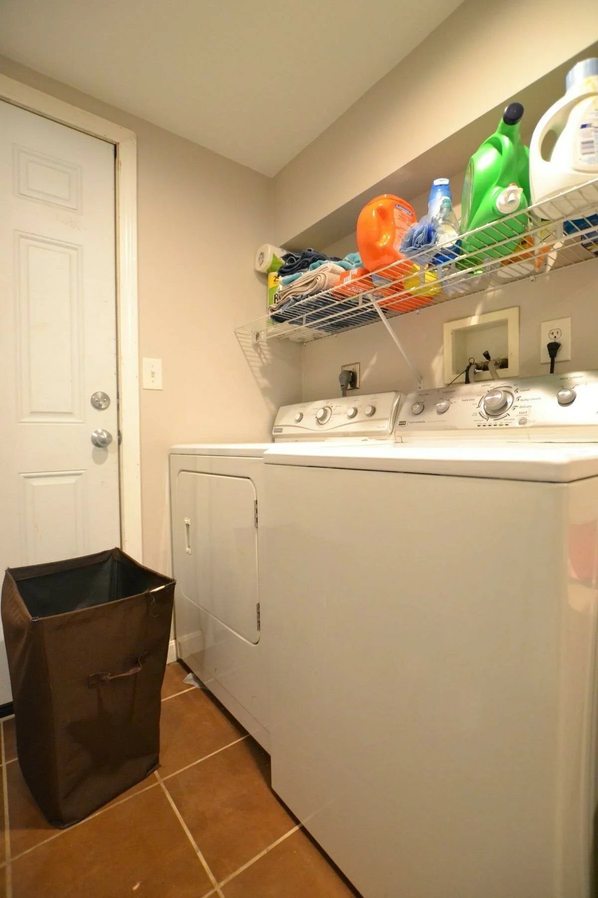 5 bed, 2 bath apartment for rent at 34 Long Ave Unit 1, Allston — photo 6 of 9