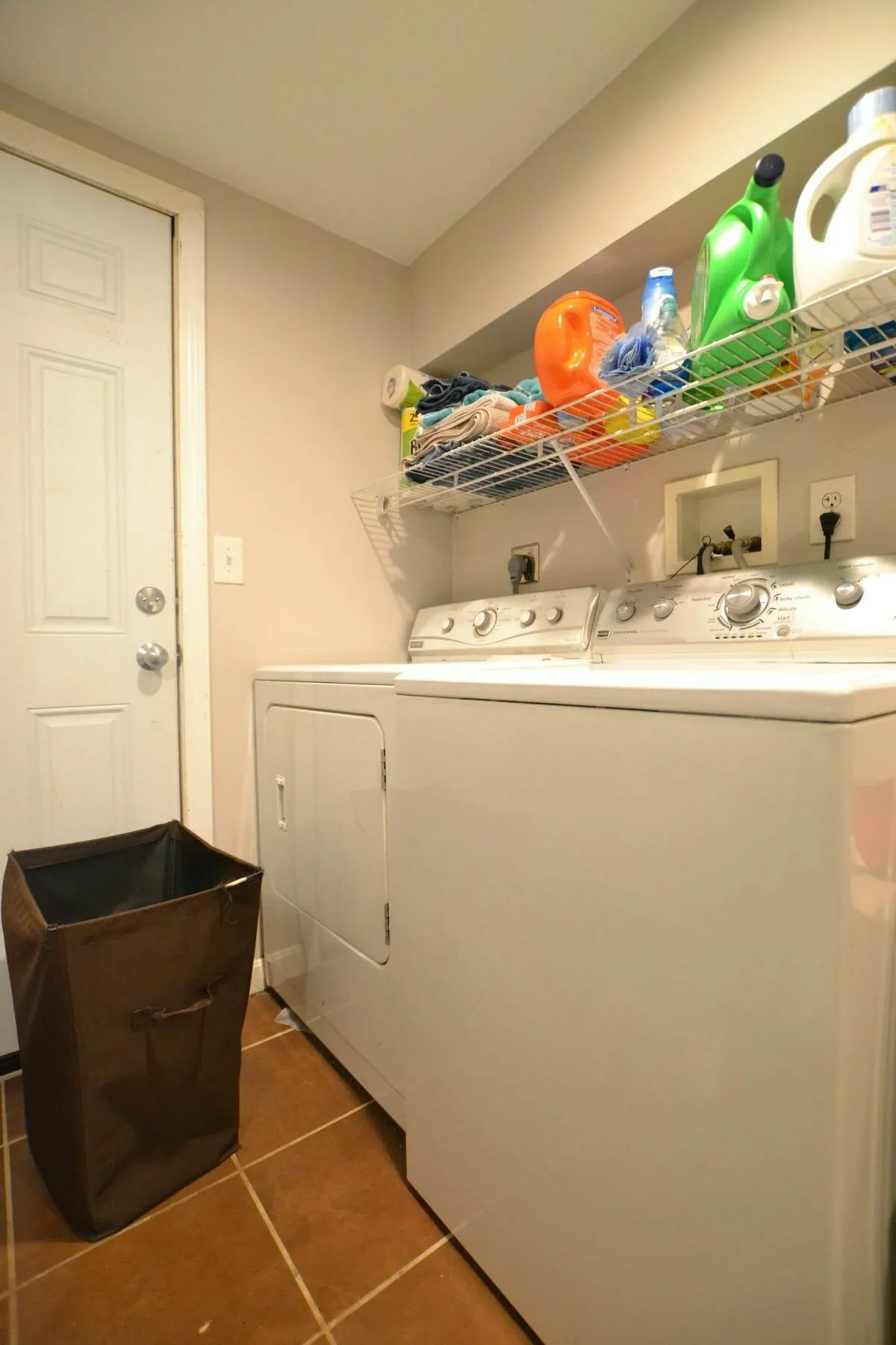 5 bed, 2 bath apartment for rent at 34 Long Ave Unit 2, Allston — photo 6 of 9