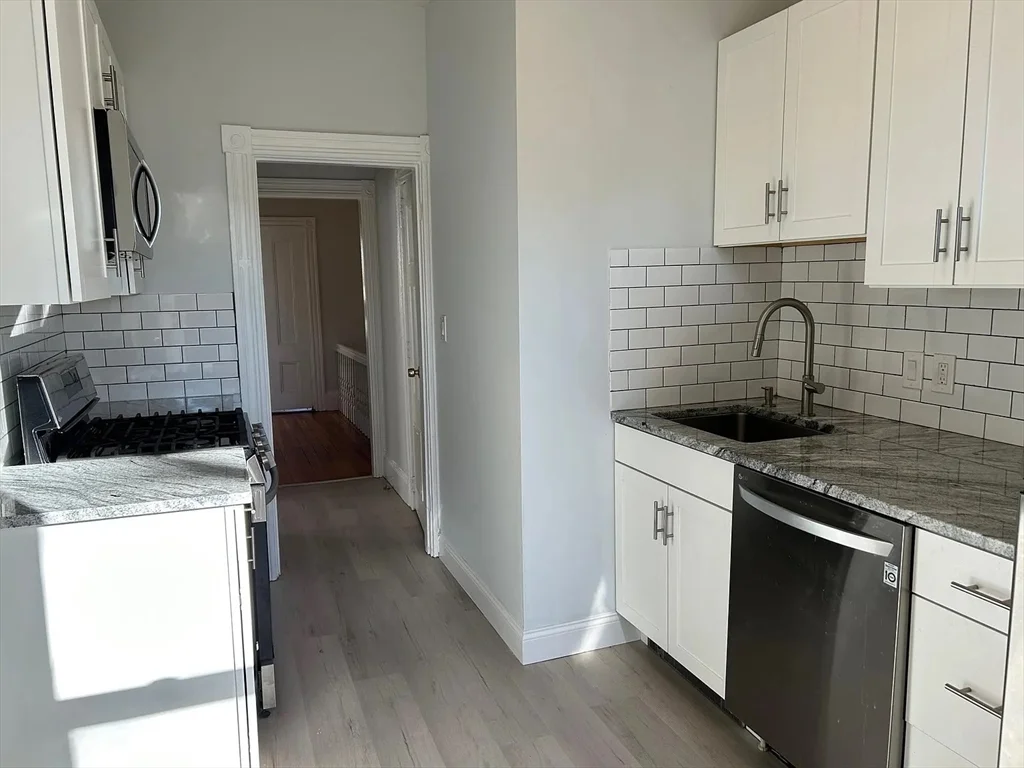 2 bed, 1 bath apartment for rent at 34 Marie Ave Unit 2, Everett — photo 2 of 12