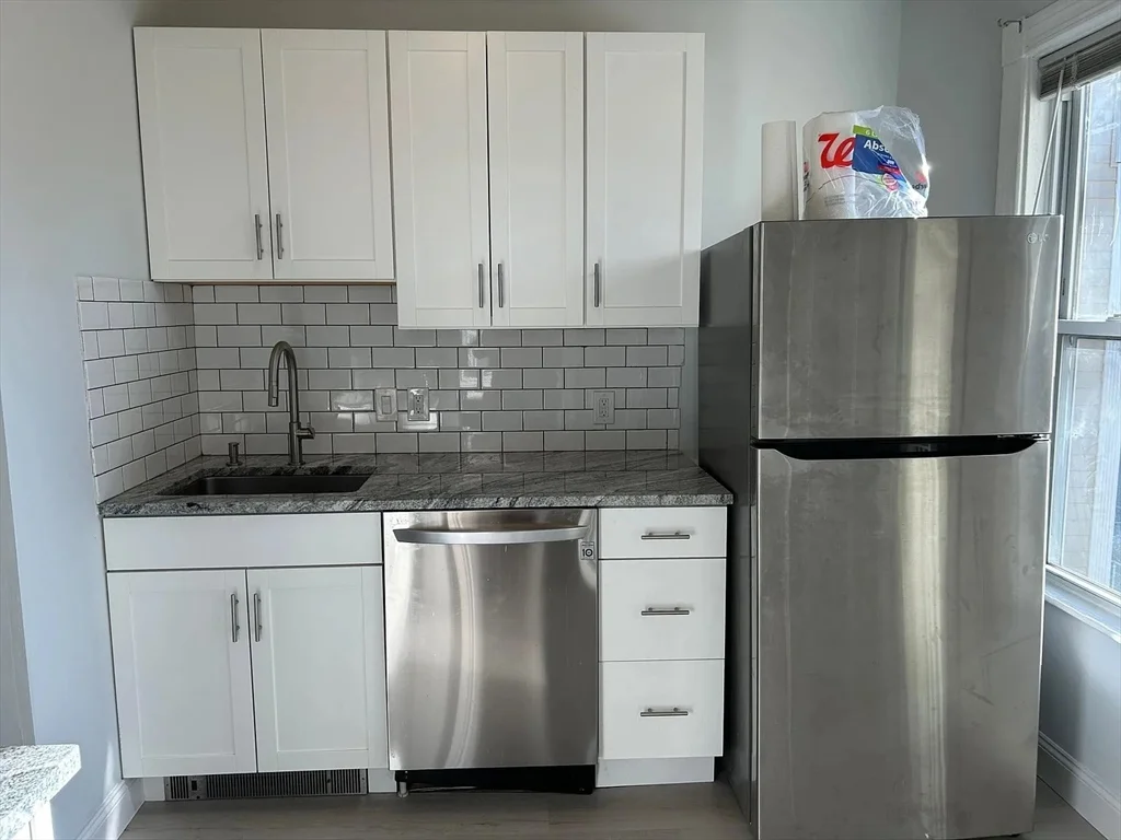 2 bed, 1 bath apartment for rent at 34 Marie Ave Unit 2, Everett