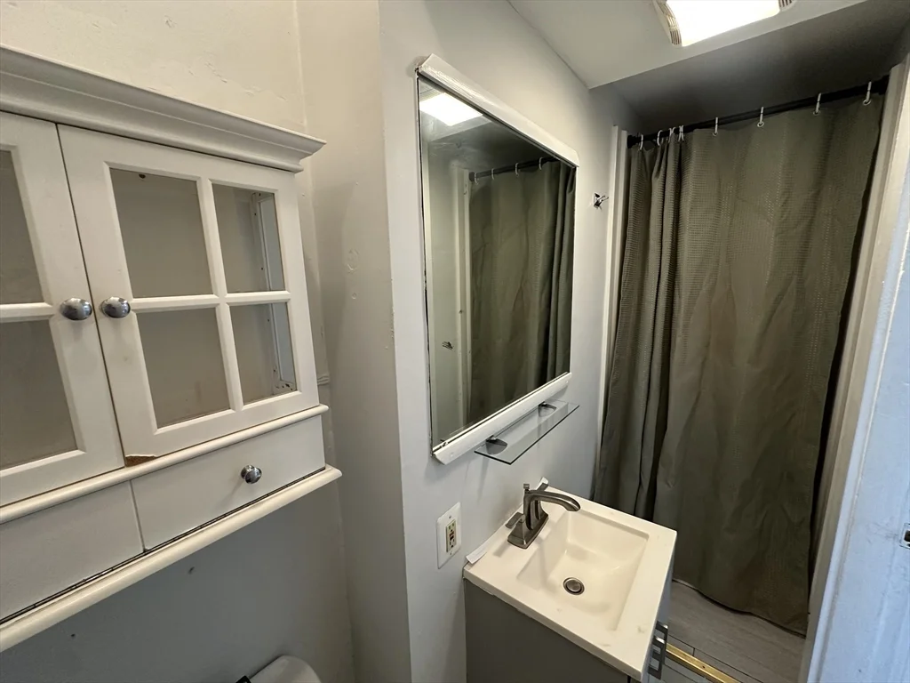 2 bed, 1 bath apartment for rent at 34 Marie Ave Unit 2, Everett — photo 12 of 13