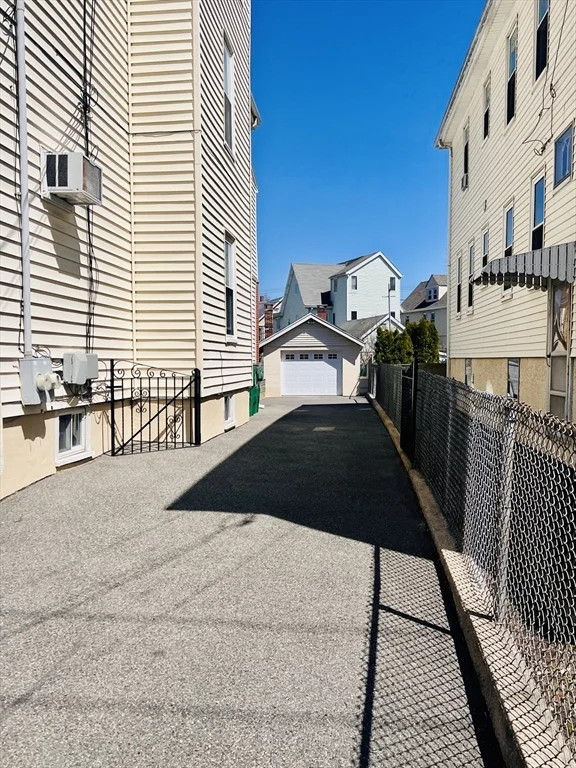2 bed, 1 bath apartment for rent at 34 Medford St Unit 1, Medford — photo 3 of 30