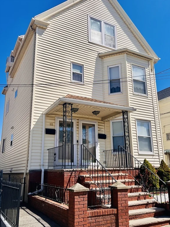 2 bed, 1 bath apartment for rent at 34 Medford St Unit 1, Medford — photo 1 of 30
