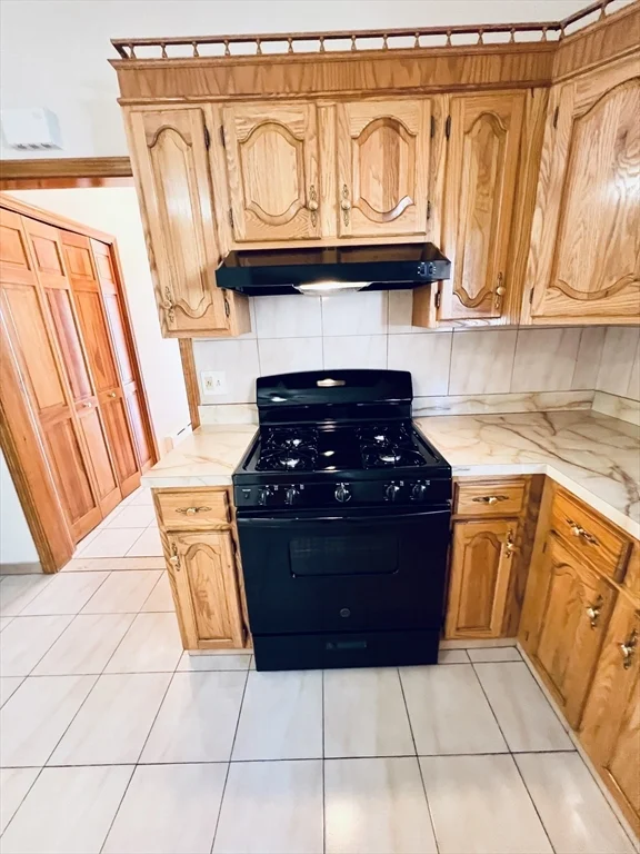 2 bed, 1 bath apartment for rent at 34 Medford St Unit 1, Medford — photo 11 of 30