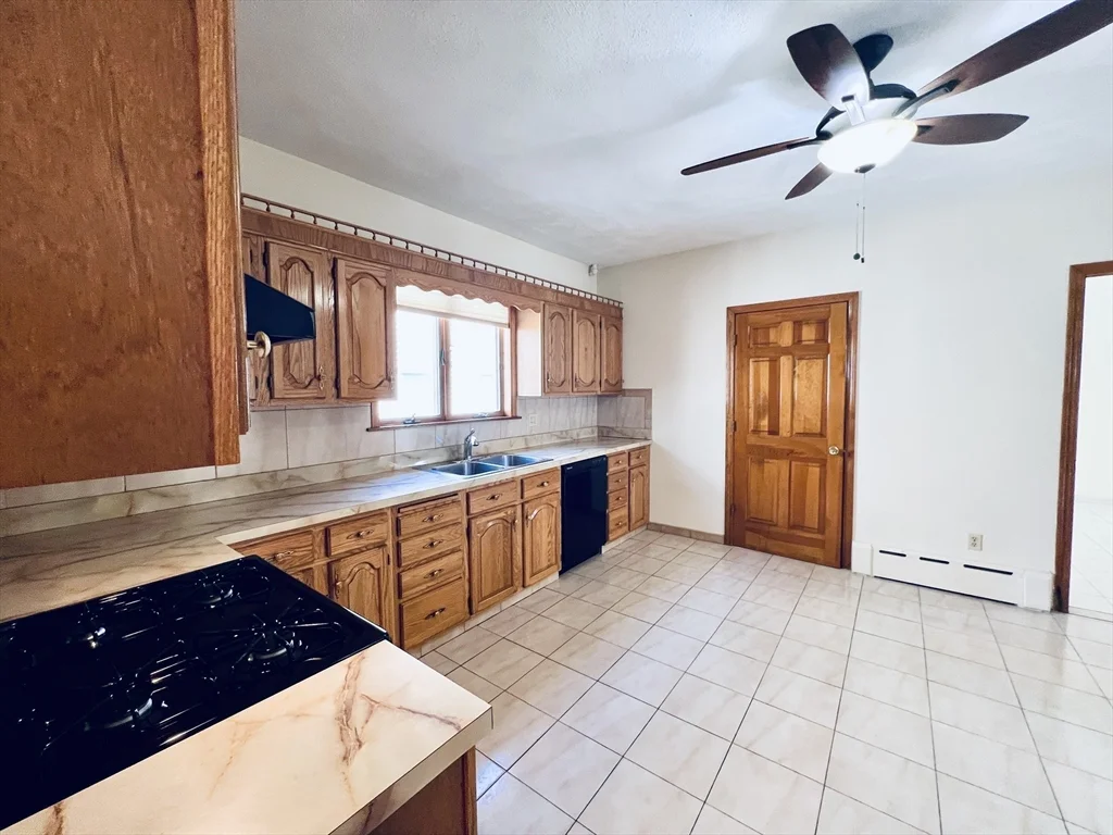 2 bed, 1 bath apartment for rent at 34 Medford St Unit 1, Medford — photo 9 of 30