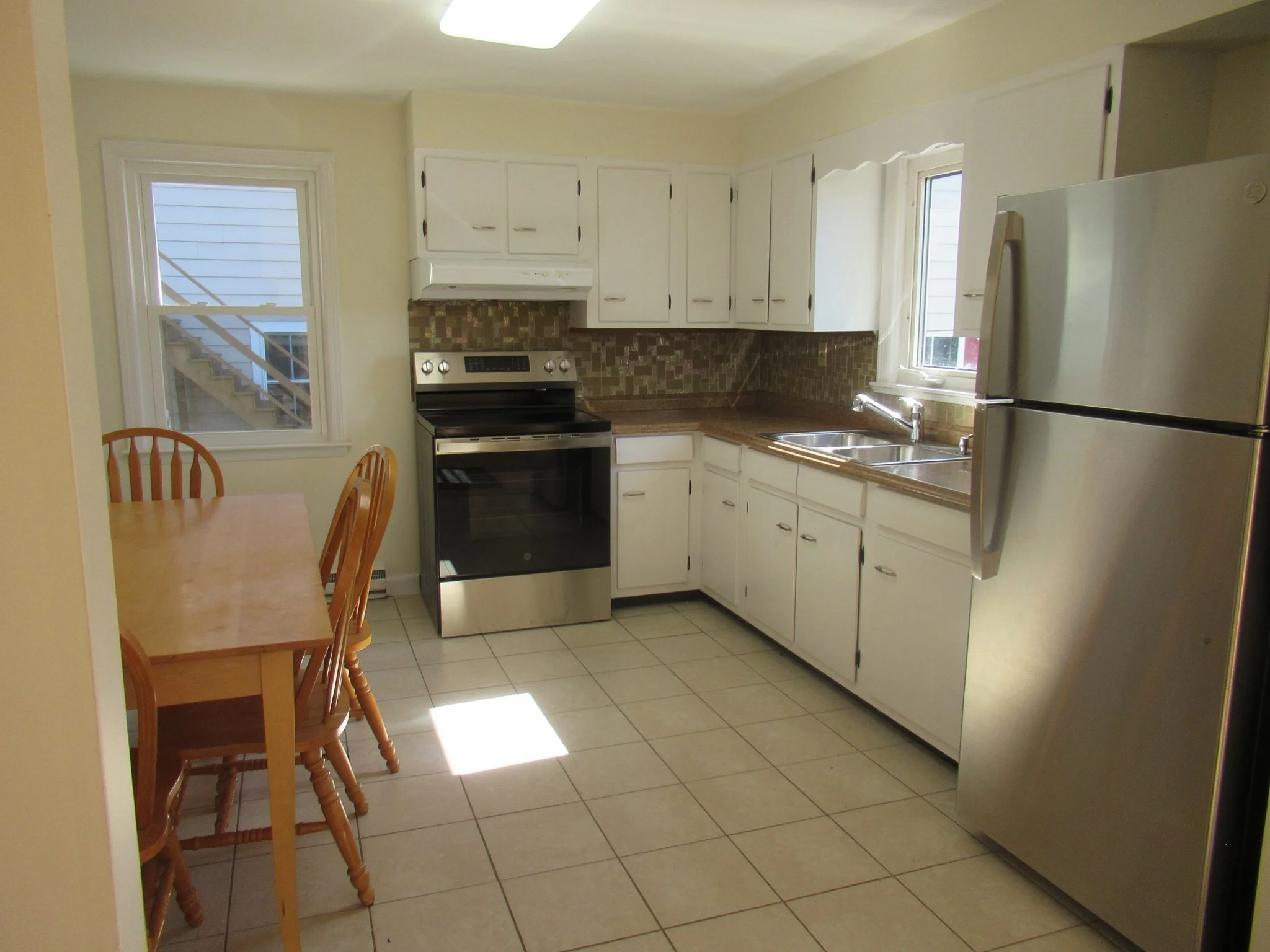 2 bed, 1 bath apartment for rent at 34 Middle St, Gloucester — photo 4 of 11