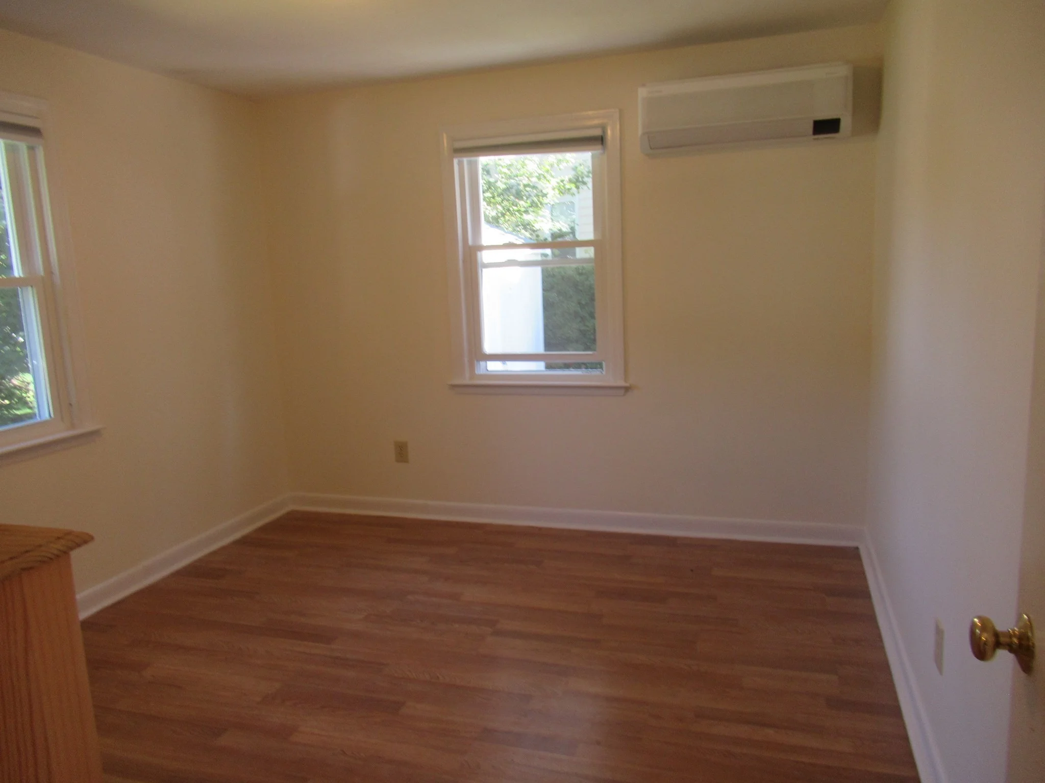 2 bed, 1 bath apartment for rent at 34 Middle St, Gloucester — photo 6 of 11