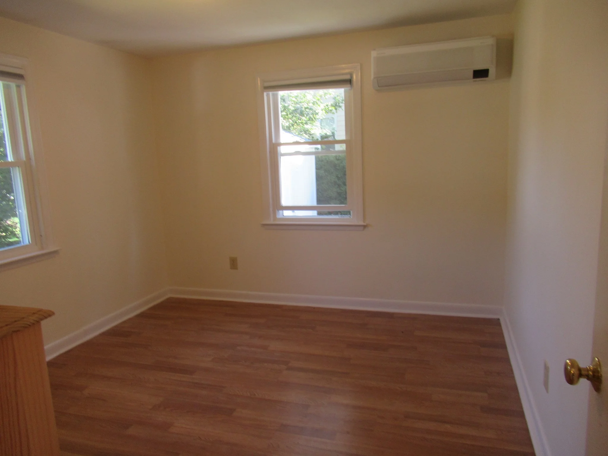 2 bed, 1 bath apartment for rent at 34 Middle St, Gloucester — photo 10 of 11