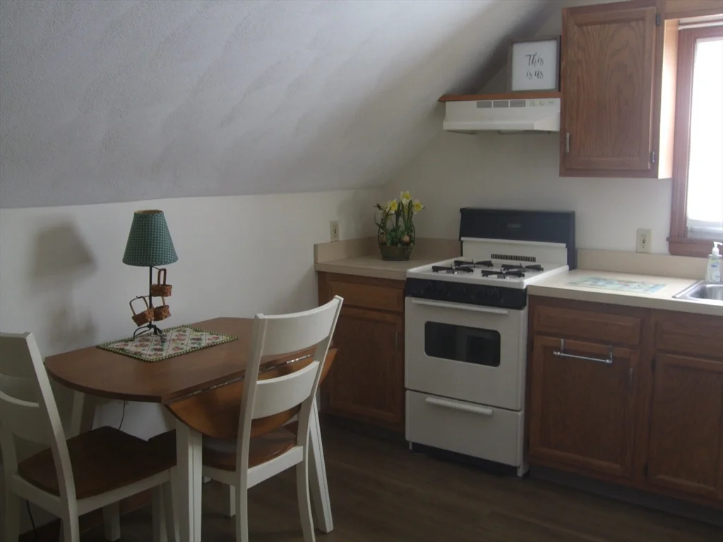 1 bed, 1 bath apartment for rent at 32-34 Moore Ave Unit 2, Franklin — photo 7 of 20
