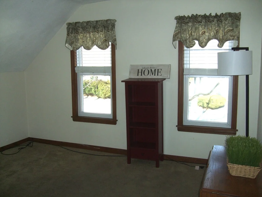 1 bed, 1 bath apartment for rent at 32-34 Moore Ave Unit 2, Franklin — photo 8 of 20