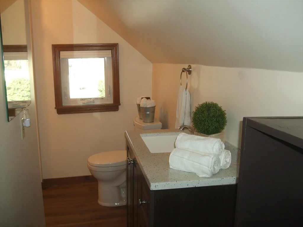 1 bed, 1 bath apartment for rent at 32-34 Moore Ave Unit 2, Franklin — photo 12 of 20