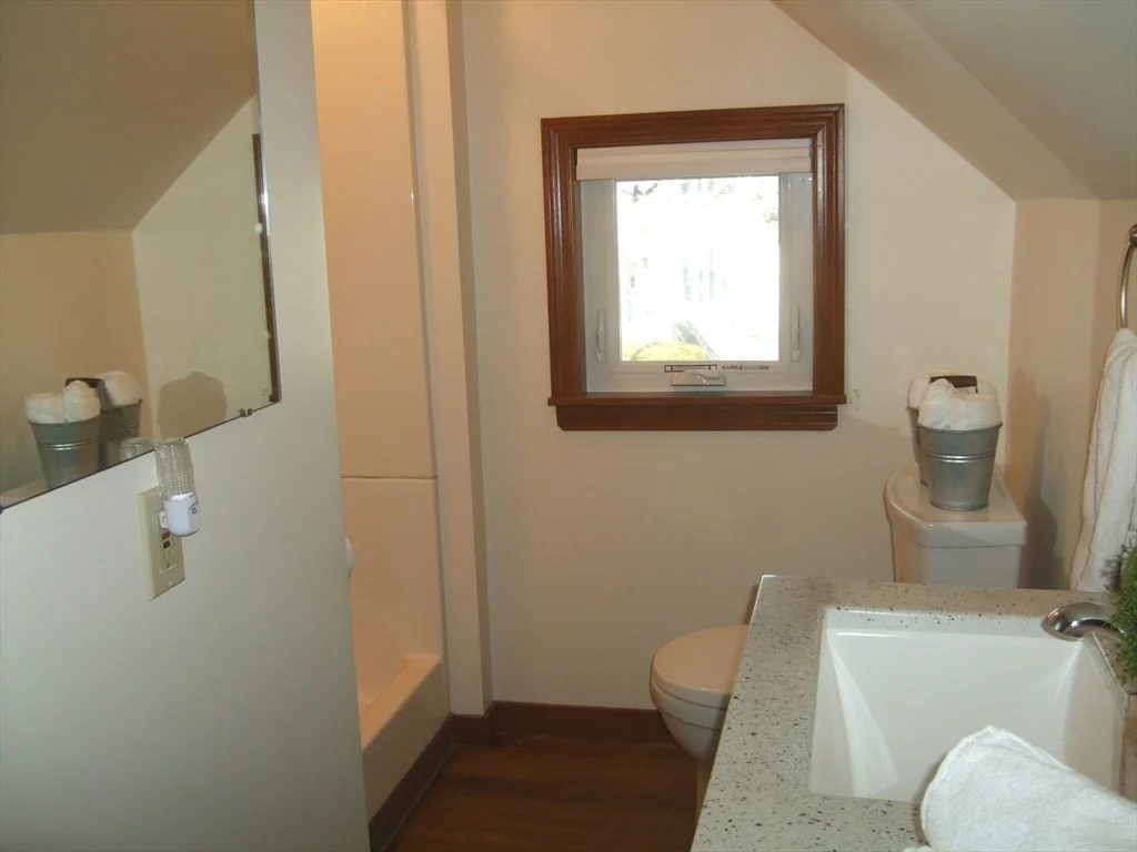 1 bed, 1 bath apartment for rent at 32-34 Moore Ave Unit 2, Franklin — photo 14 of 20