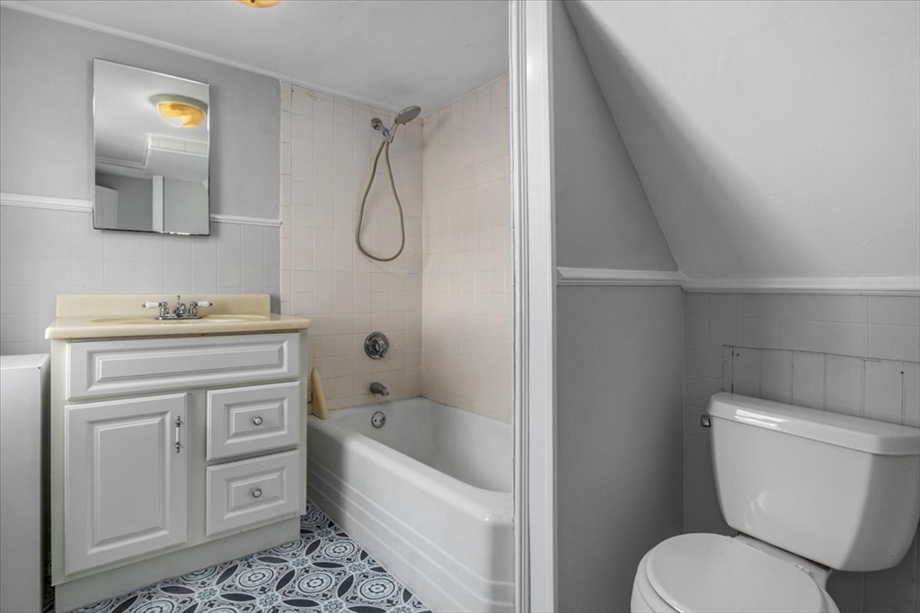 1 bed, 1 bath apartment for rent at 34 Neponset Ave Unit 1, Hyde Park — photo 33 of 42