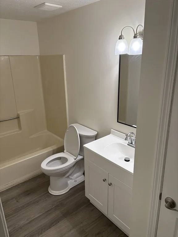 2 bed, 1 bath apartment for rent at 34 Newhall Unit 310, Lowell — photo 6 of 7