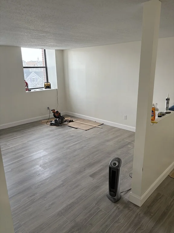 2 bed, 1 bath apartment for rent at 34 Newhall Unit 310, Lowell — photo 3 of 7