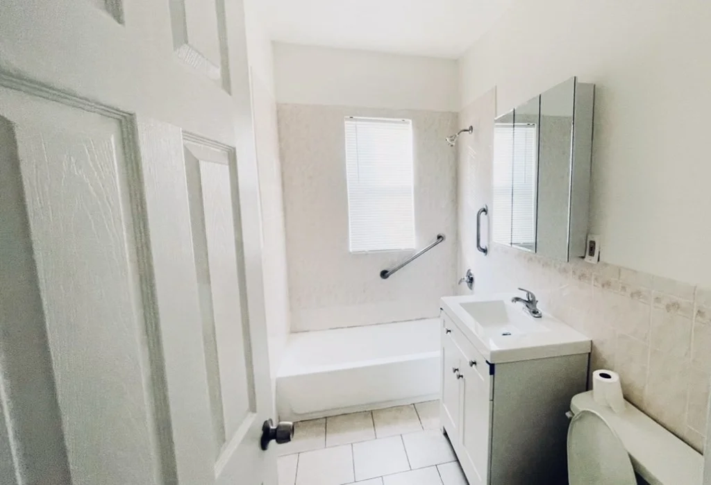 3 bed, 1 bath apartment for rent at 34 Norton Unit 3, Boston — photo 3 of 16