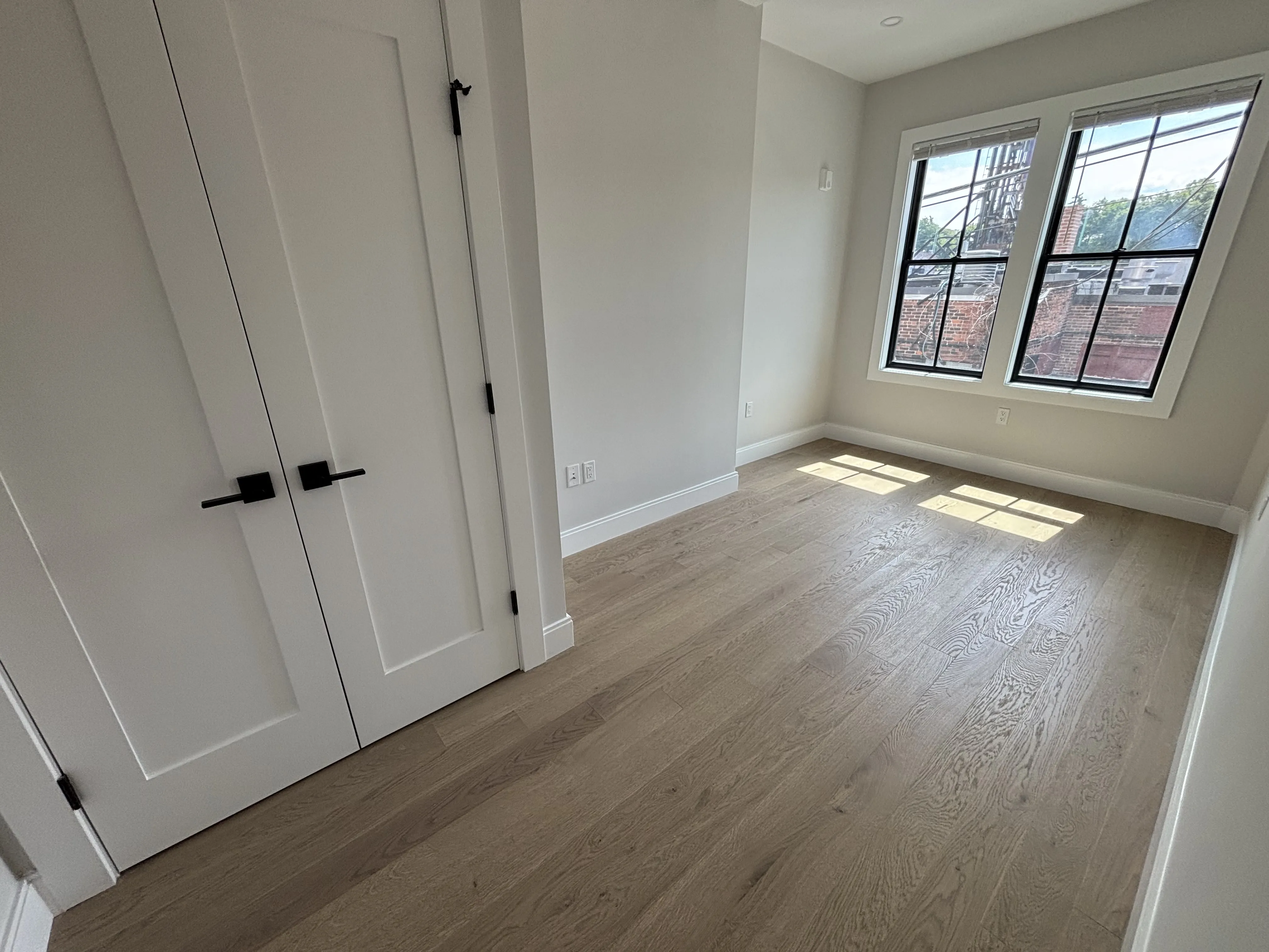 5 bed, 2 bath apartment for rent at 34 Orkney Rd Unit 1A, Brighton — photo 10 of 13