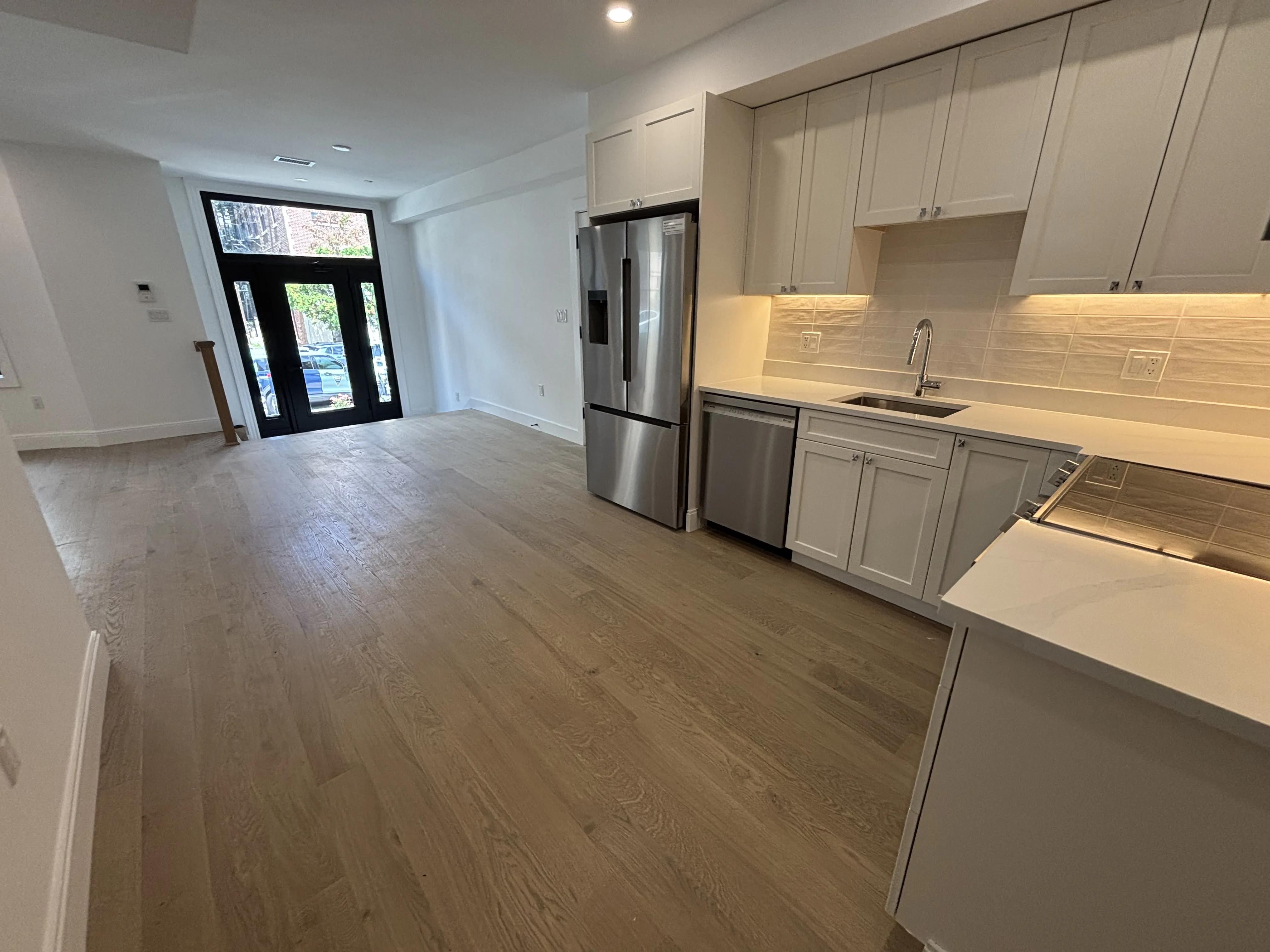 5 bed, 2 bath apartment for rent at 34 Orkney Rd Unit 1A, Brighton — photo 5 of 13