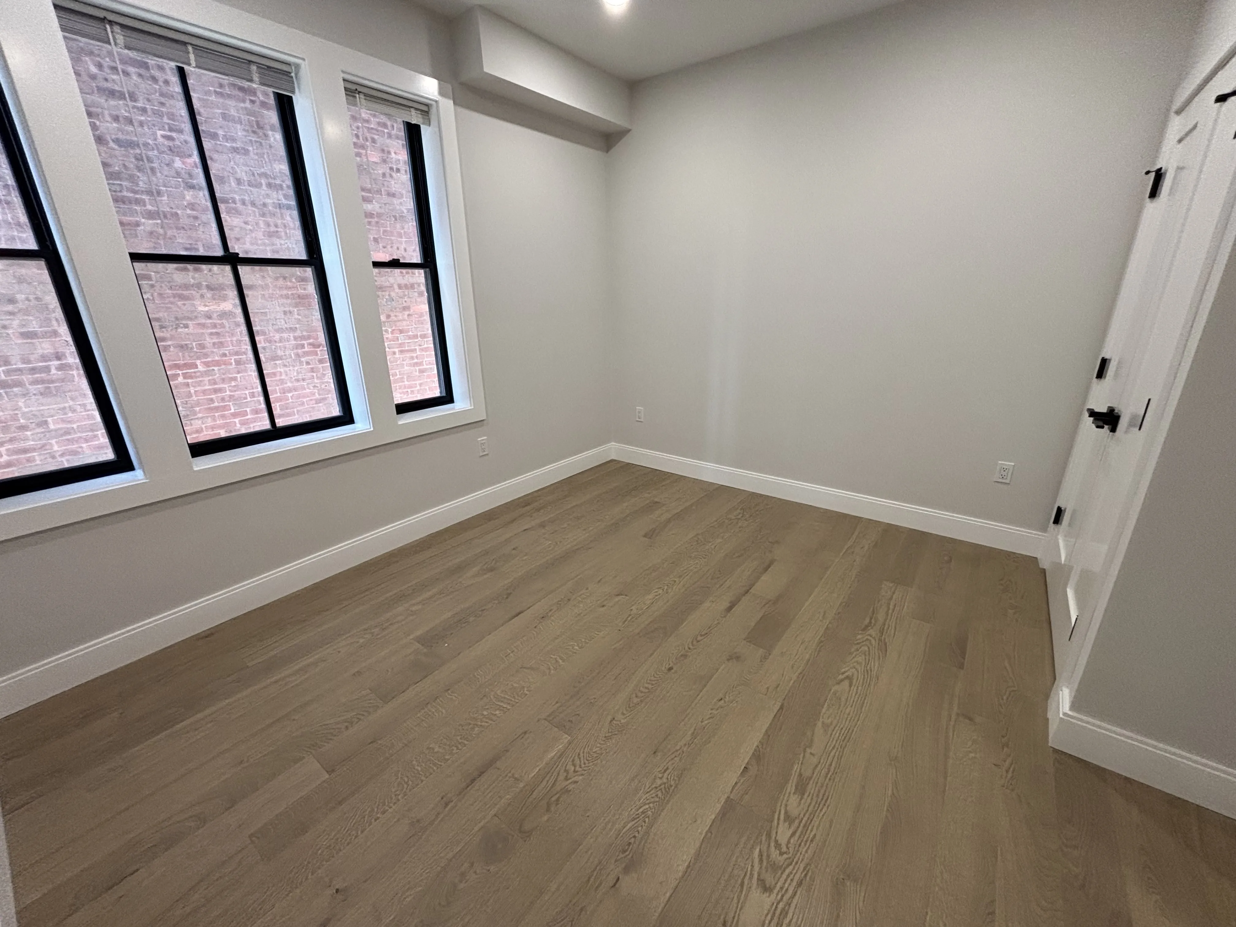 5 bed, 2 bath apartment for rent at 34 Orkney Rd Unit 1A, Brighton — photo 8 of 13