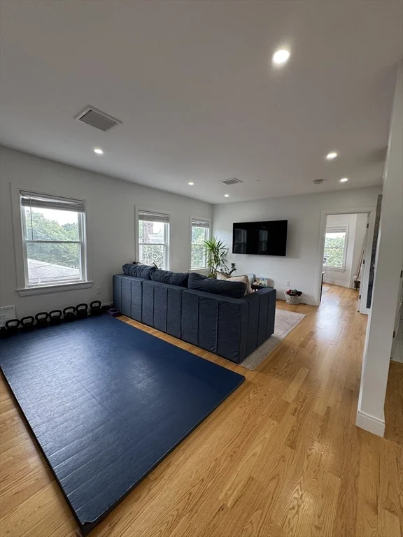 1 bed, 1 bath apartment for rent at 34 Park Unit 4, Newton Corner — photo 6 of 24
