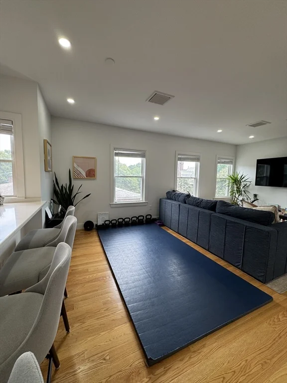 1 bed, 1 bath apartment for rent at 34 Park Unit 4, Newton Corner — photo 5 of 24