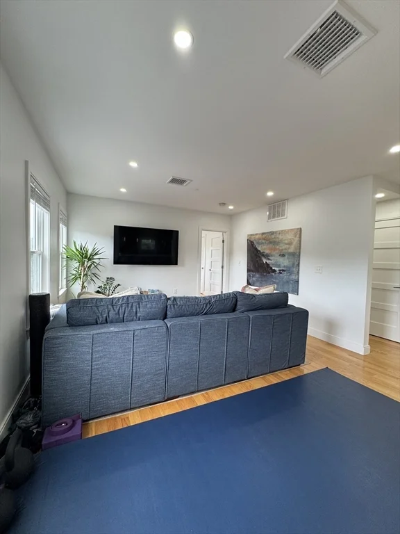 1 bed, 1 bath apartment for rent at 34 Park Unit 4, Newton Corner — photo 7 of 24