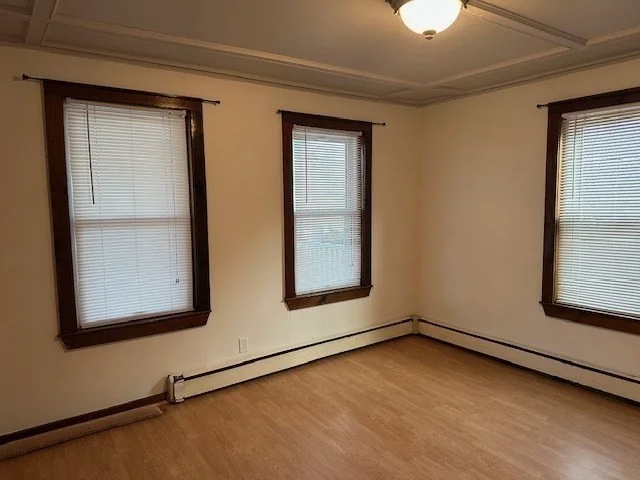 3 bed, 1 bath apartment for rent at 34 Perkins St Unit 1, Gloucester — photo 3 of 14